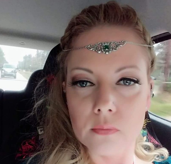 Meet your Posher, KT - Picture 3 of 6